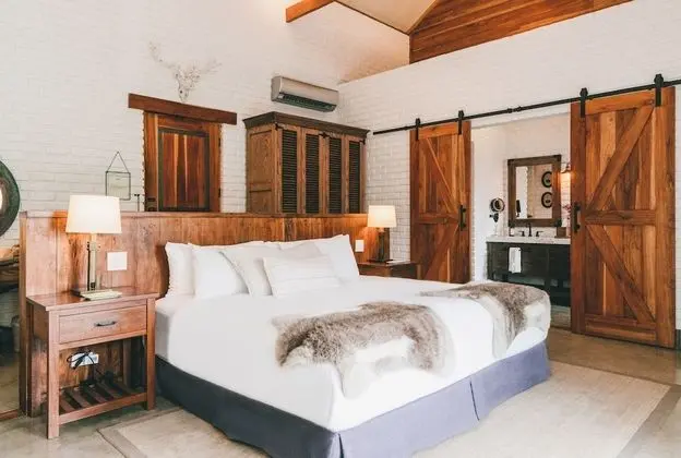 Luxury Tek Büyük veya İki Ayrı Yataklı Oda, 1 En Büyük (King) Boy Yatak, Veranda (Restored Stable)