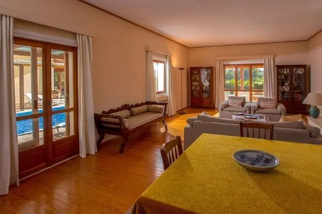 Villa, 4 Yatak Odası, Havuz Manzaralı