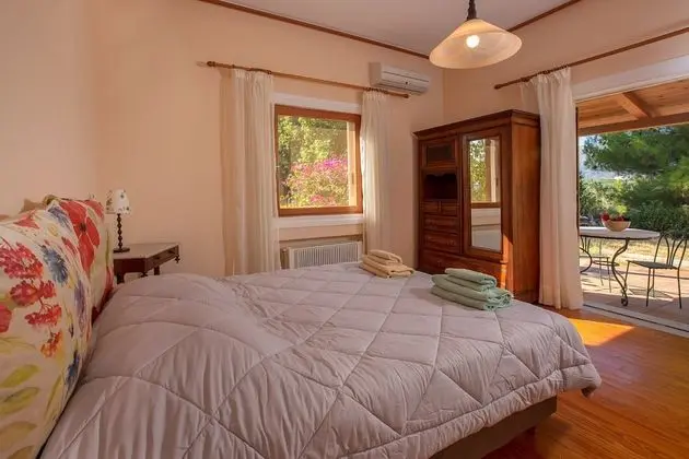 Villa, 4 Yatak Odası, Havuz Manzaralı