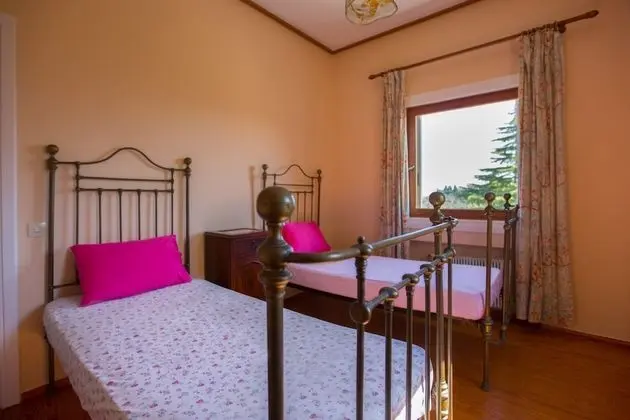 Villa, 4 Yatak Odası, Havuz Manzaralı