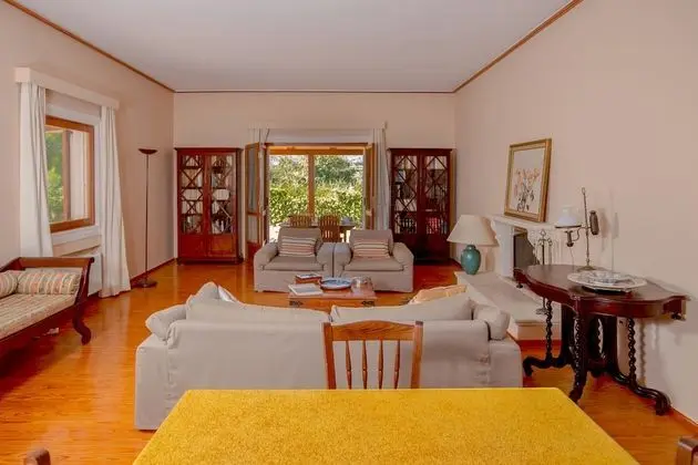 Villa, 4 Yatak Odası, Havuz Manzaralı