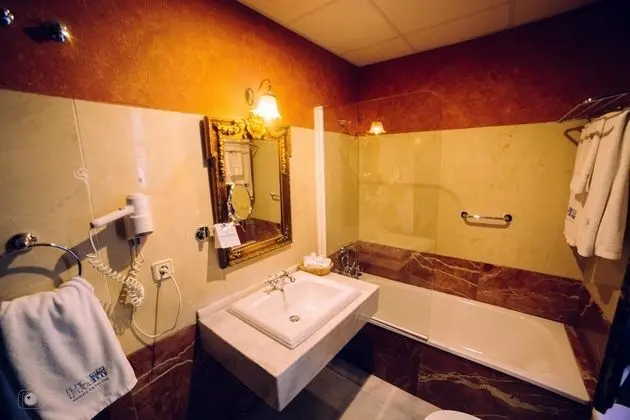 Tek Büyük Yataklı Oda (with extra bed)