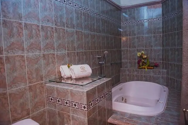 Junior Süit, 1 En Büyük (King) Boy Yatak, Sigara İçilmez