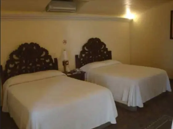 Standard Oda (2 Double Beds)