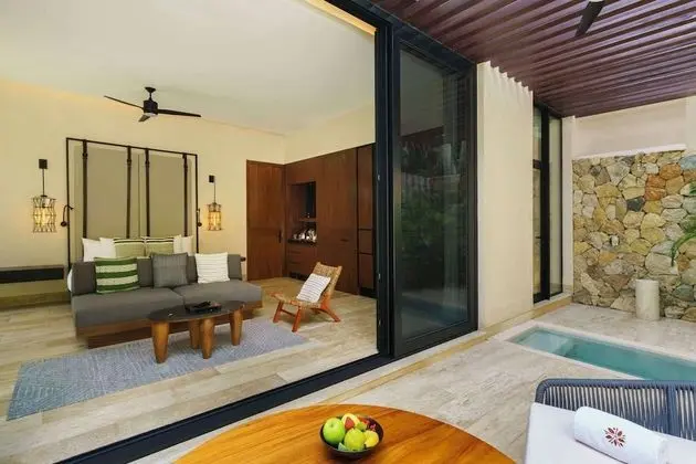 Itza Plunge Pool Suite - King