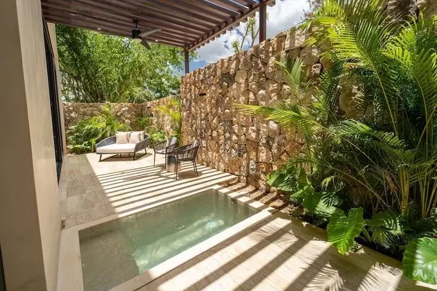 Itza Plunge Pool Suite - King
