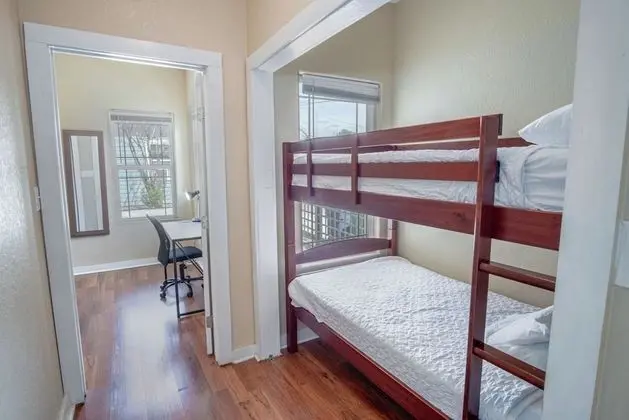Ev (1 Bedroom)