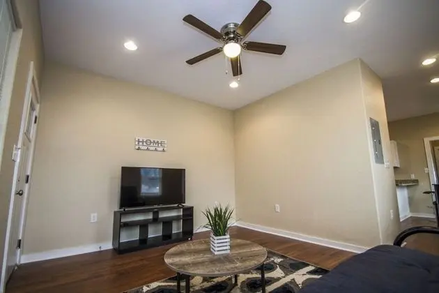 Ev (1 Bedroom)