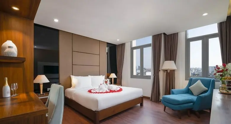 Deluxe Tek Büyük Yataklı Oda, 1 En Büyük (King) Boy Yatak, Sigara İçilmez, Şehir Manzaralı
