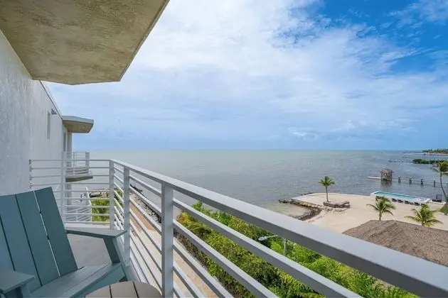2 Double Beds Ocean View