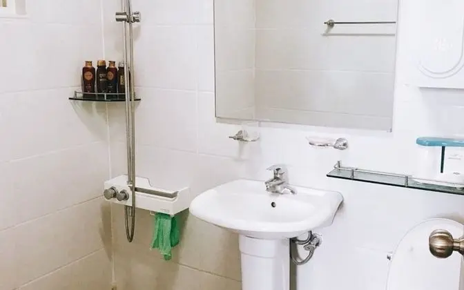 Oda (Unshared House (field view))