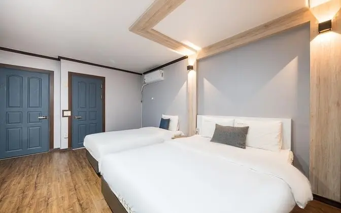 Oda (Twin (Simni Cherry Blossoms Valley Vi)