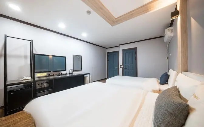 Oda (Twin (Simni Cherry Blossoms Valley Vi)