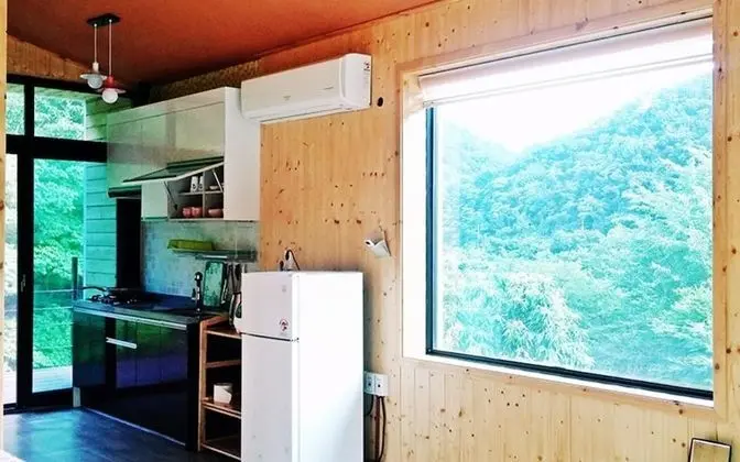 Oda (Room with Bed (No 4))