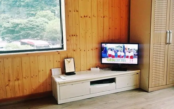 Oda (Room with Bed (No 4))