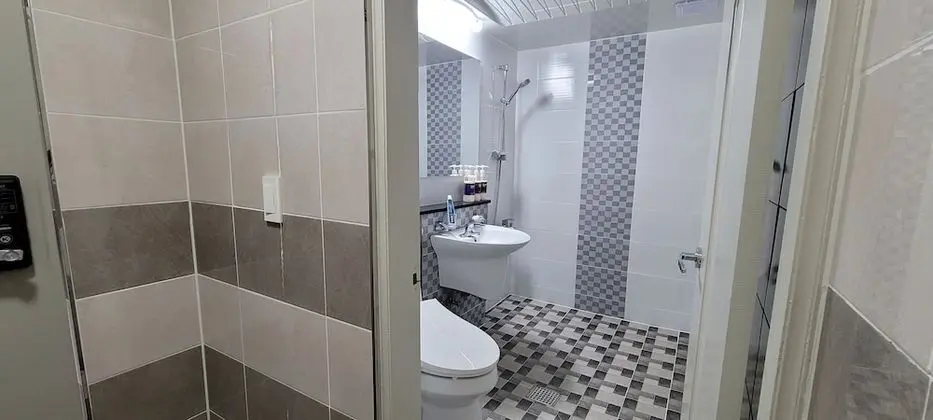 Oda (Ondol (One Room))