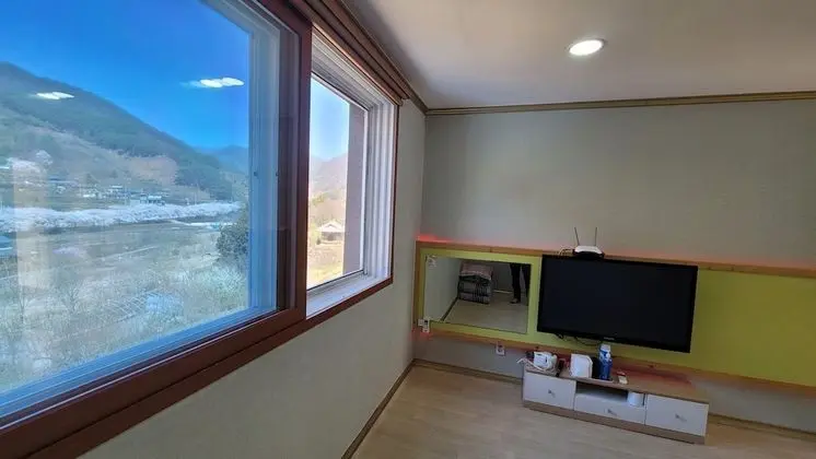 Oda (Ondol (One Room))