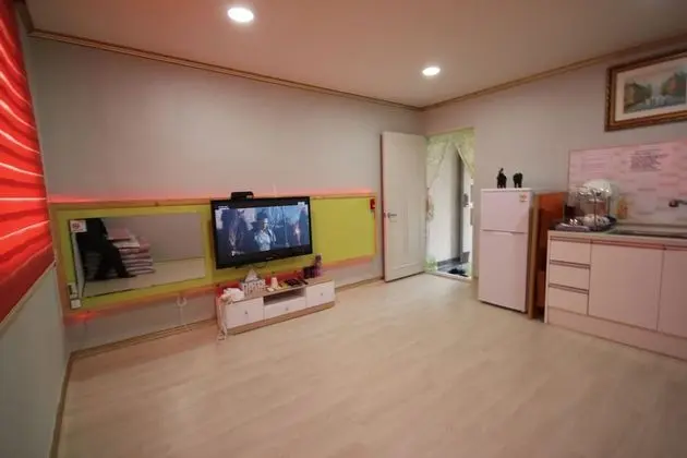 Oda (Ondol (One Room))