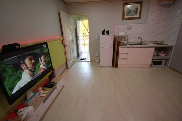 Oda (Ondol (One Room))