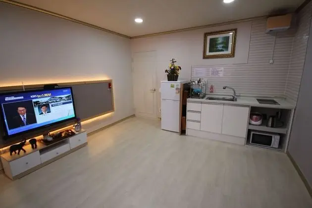 Oda (Ondol (One Room))