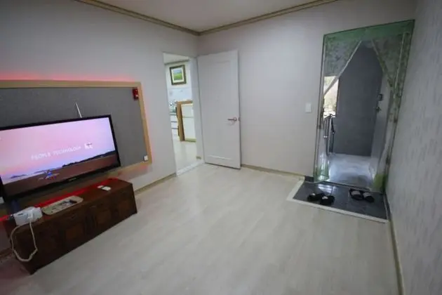 Oda (Ondol (Two Rooms))