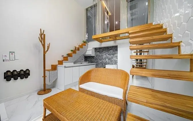 Oda (Ara (Individual indoor pool Unshared )