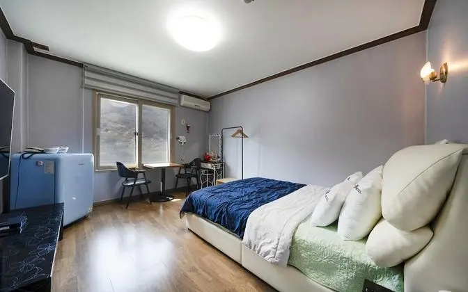 Oda (Bedroom (Seomjingang River View 65-in)