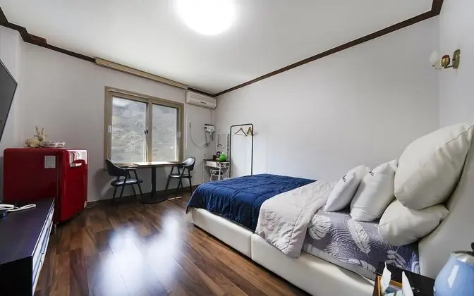 Oda (Bedroom (Seomjingang River View Batht)