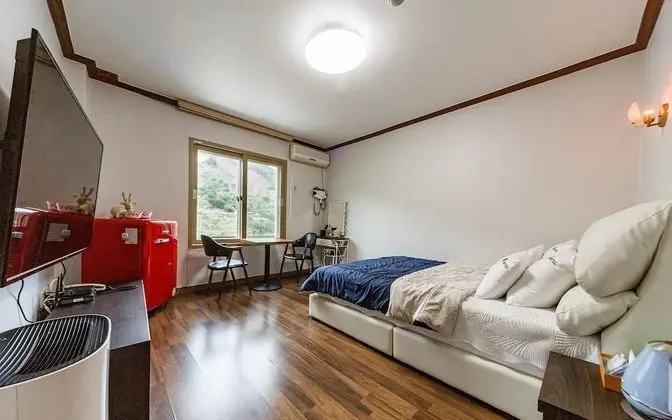 Oda (Bedroom (Seomjingang River View Batht)