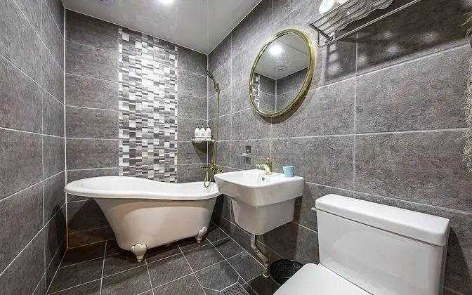 Oda (Bedroom (Seomjingang River View Batht)