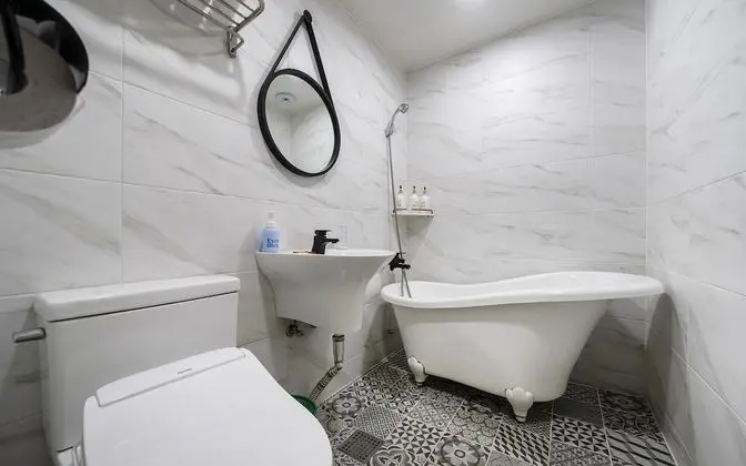 Oda (Bedroom (Seomjingang River View Batht)