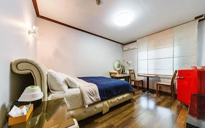 Oda (Bedroom (Seomjingang River View Batht)