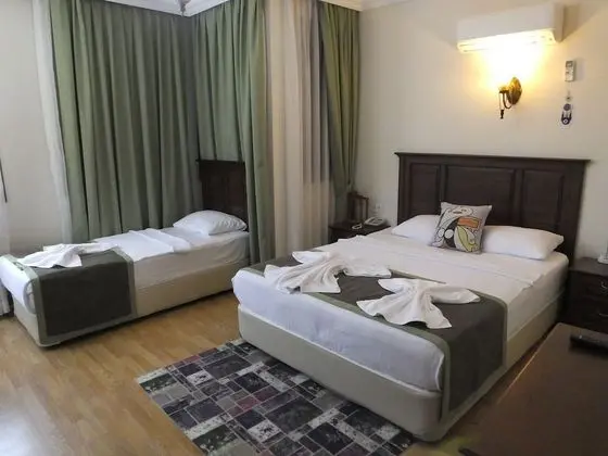 Deluxe Üç Kişilik Oda