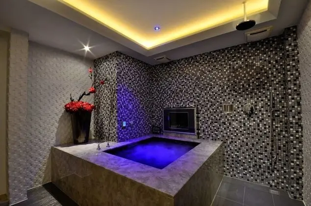 Romantic Tek Büyük Yataklı Oda
