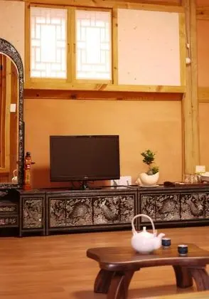 Üç Kişilik Oda