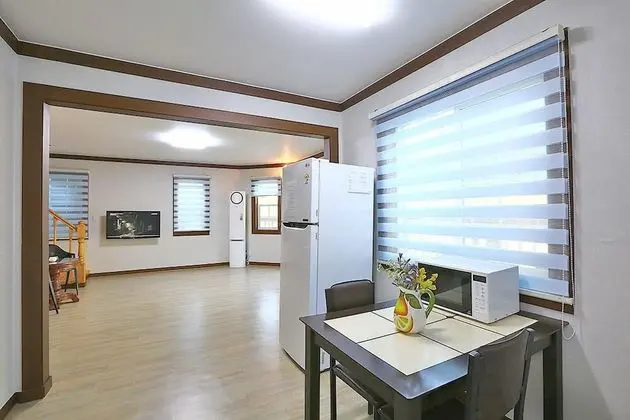 Oda, Ek Bina (Mercury: Whole House)