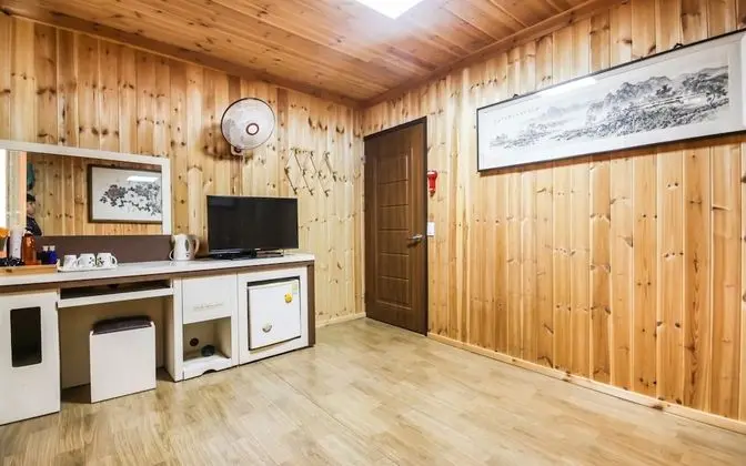 Oda (Korean-style Ondol Room)