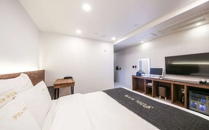 Oda (Deluxe Premium)