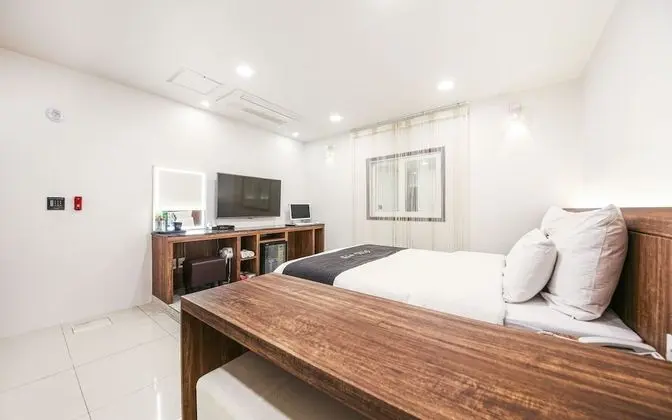 Oda (Deluxe Premium)