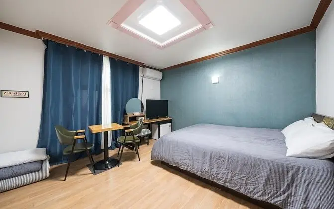 Oda (Main Building - Standard Room)