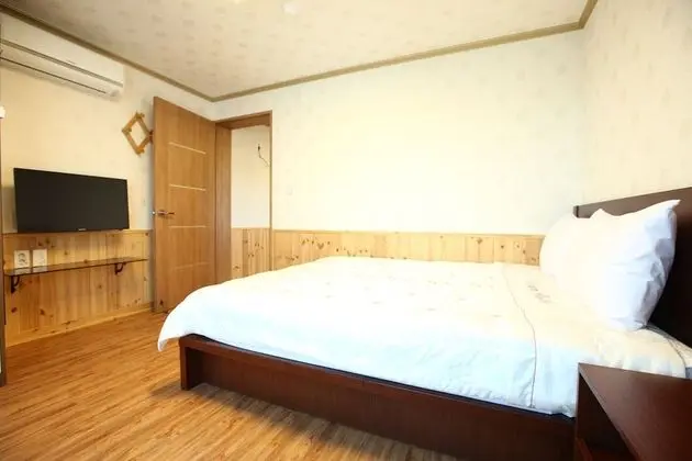 Halla Family Room