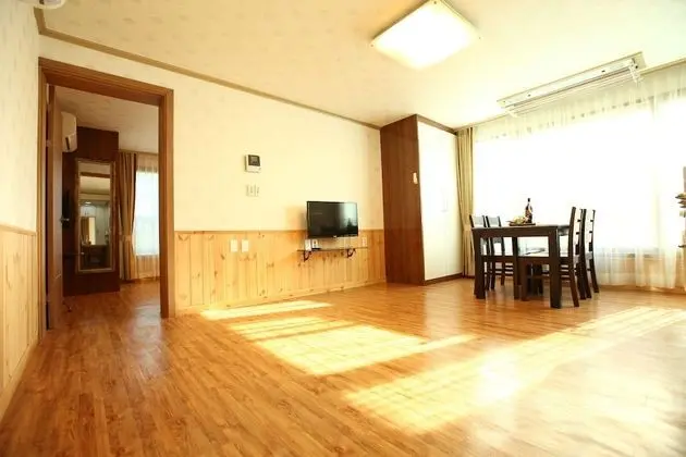 Suite Family Room