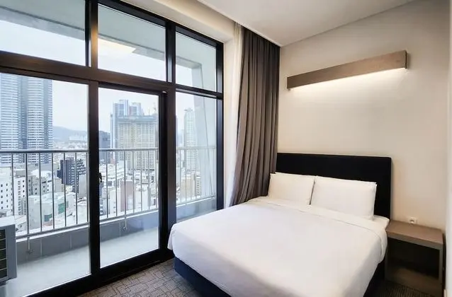 Deluxe Tek Büyük Yataklı Oda, Teras, Şehir Manzaralı