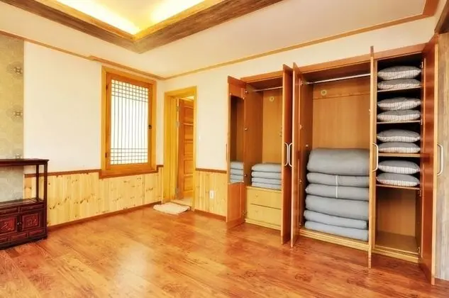 Hill Pension (Mountain View)