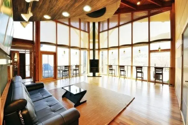 Hill Pension (Mountain View)