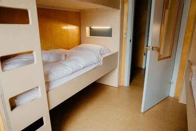 Basic Dört Kişilik Oda, Ortak Banyo