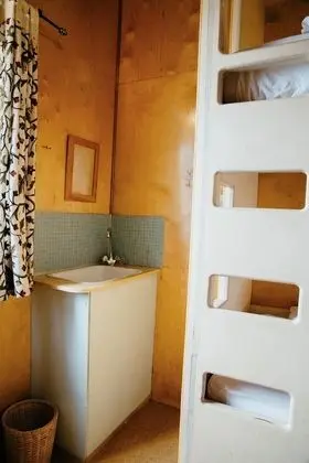 Basic Dört Kişilik Oda, Ortak Banyo