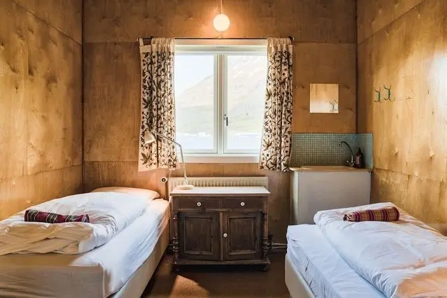 Basic İki Ayrı Yataklı Oda, Ortak Banyo