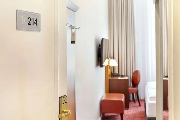Comfort Tek Büyük Yataklı Oda