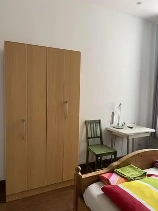 Economy Üç Kişilik Oda, Ortak Banyo